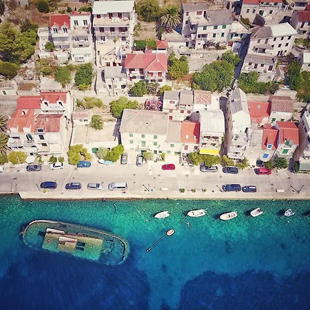 Ruzicin Dvor Povlja (Brac)